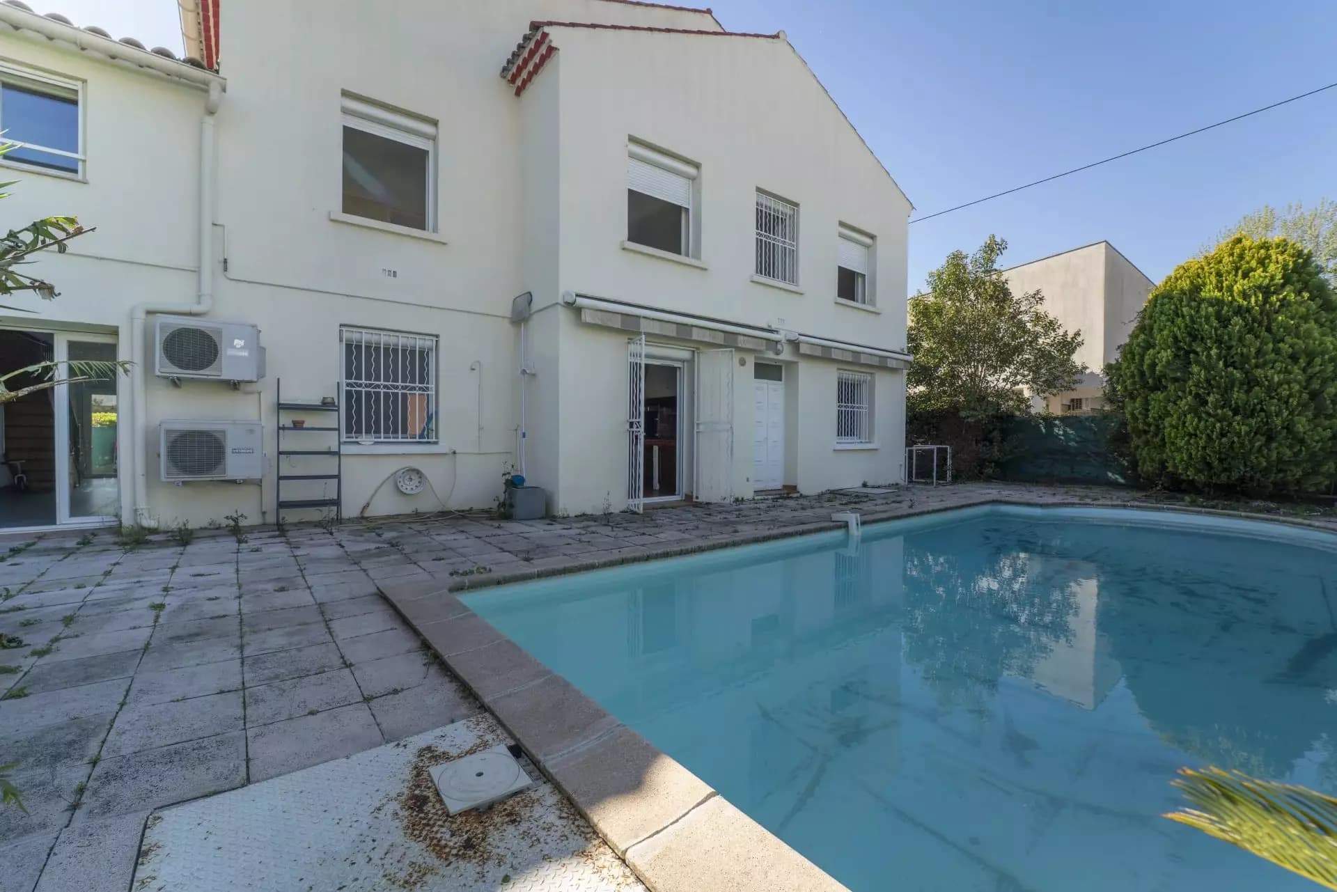 Appartement T4 avec piscine privative & jardin
